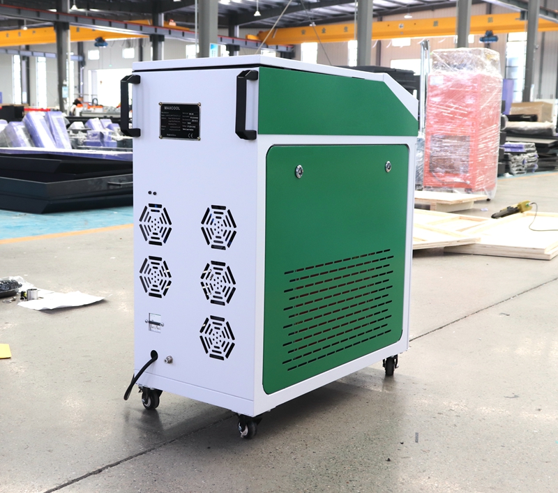آلة تنظيف بالليزر النبضي الصنا - مراجعة Industrial Laser Cleaning Equipment وسعره